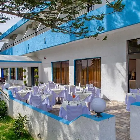 Andrews Hotel 3*